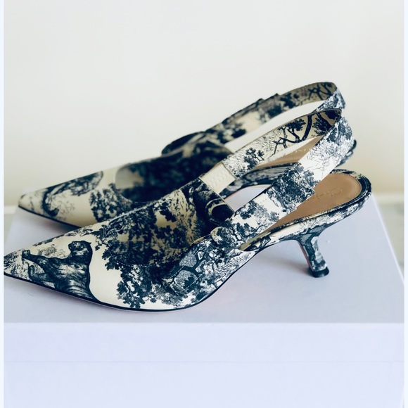 🦒Incredible Toile Sweet-D Dior Slingbacks🦒 - Picture 4 of 8
